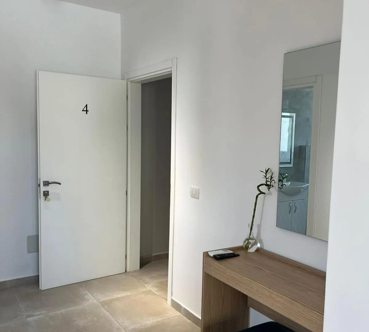 Aparthotel Nina'S Rooms Orikum Albania