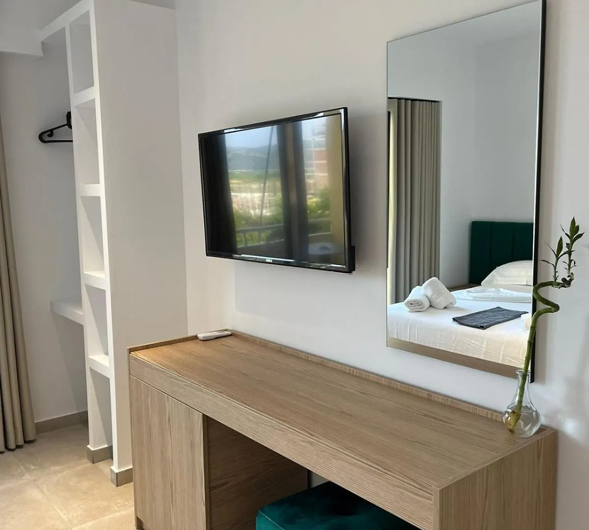 Aparthotel Nina'S Rooms Orikum